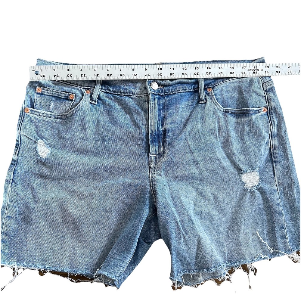 GAP Denim Women's 5" Short Mid Rise Light Wash Jean‎ Stretch Size 33 16 - Picture 5 of 7